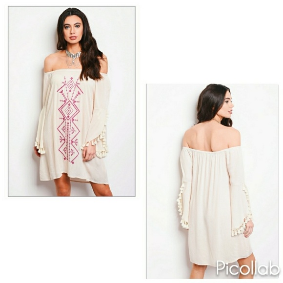 Off-Shoulder Cream w/Tassle Sleeve Tunic - Picture 4 of 7